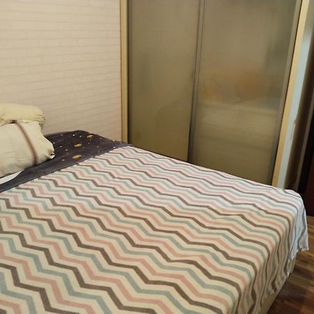 Santi Room For Rent Surabaya Esterno foto