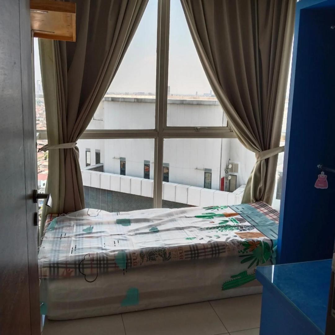 Santi Room For Rent Surabaya Esterno foto